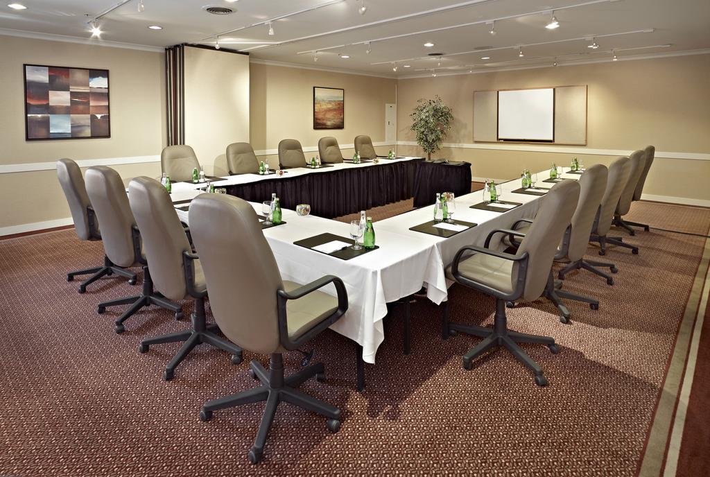 Coast Canmore Hotel & Conference Centre Esterno foto