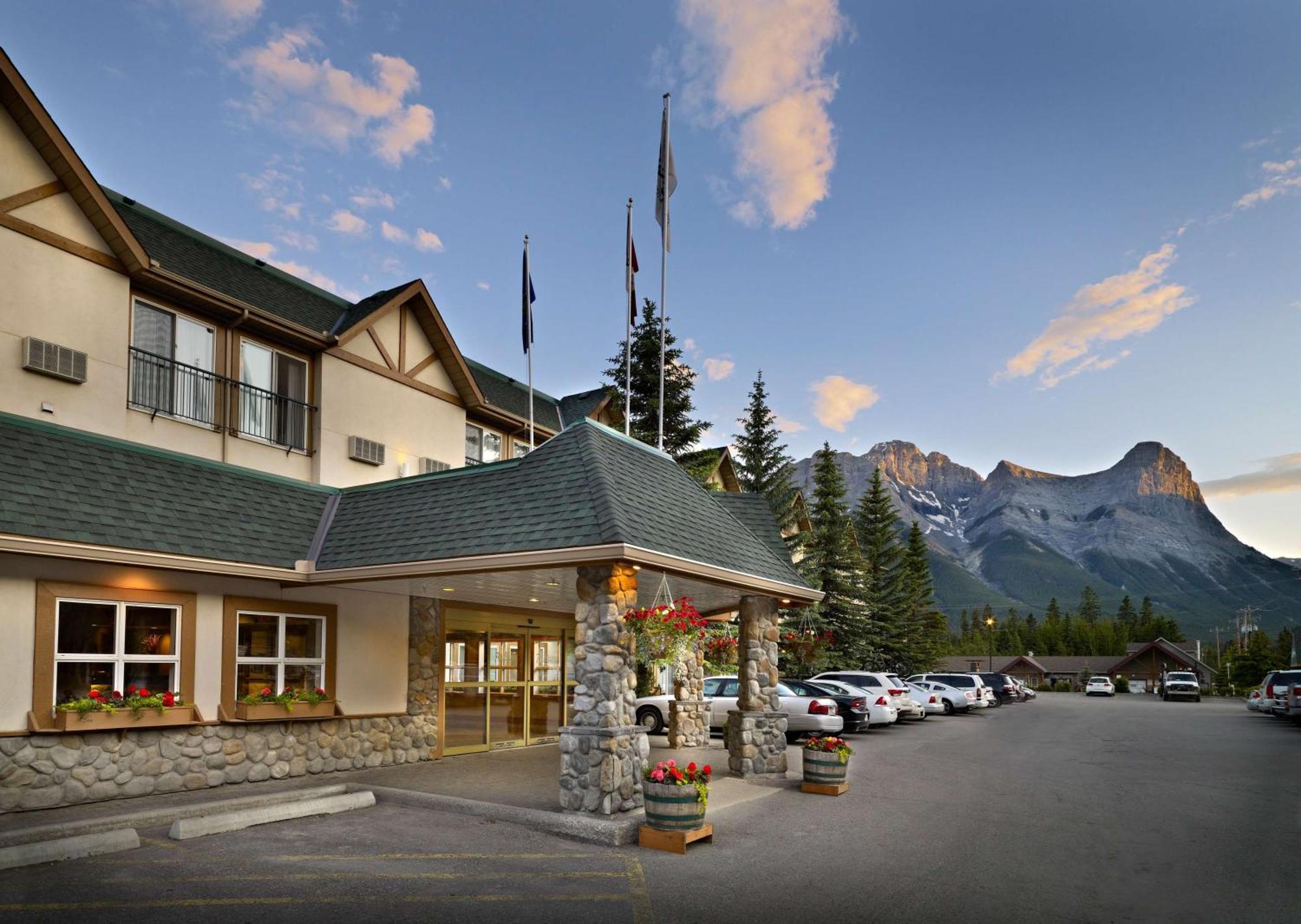 Coast Canmore Hotel & Conference Centre Esterno foto