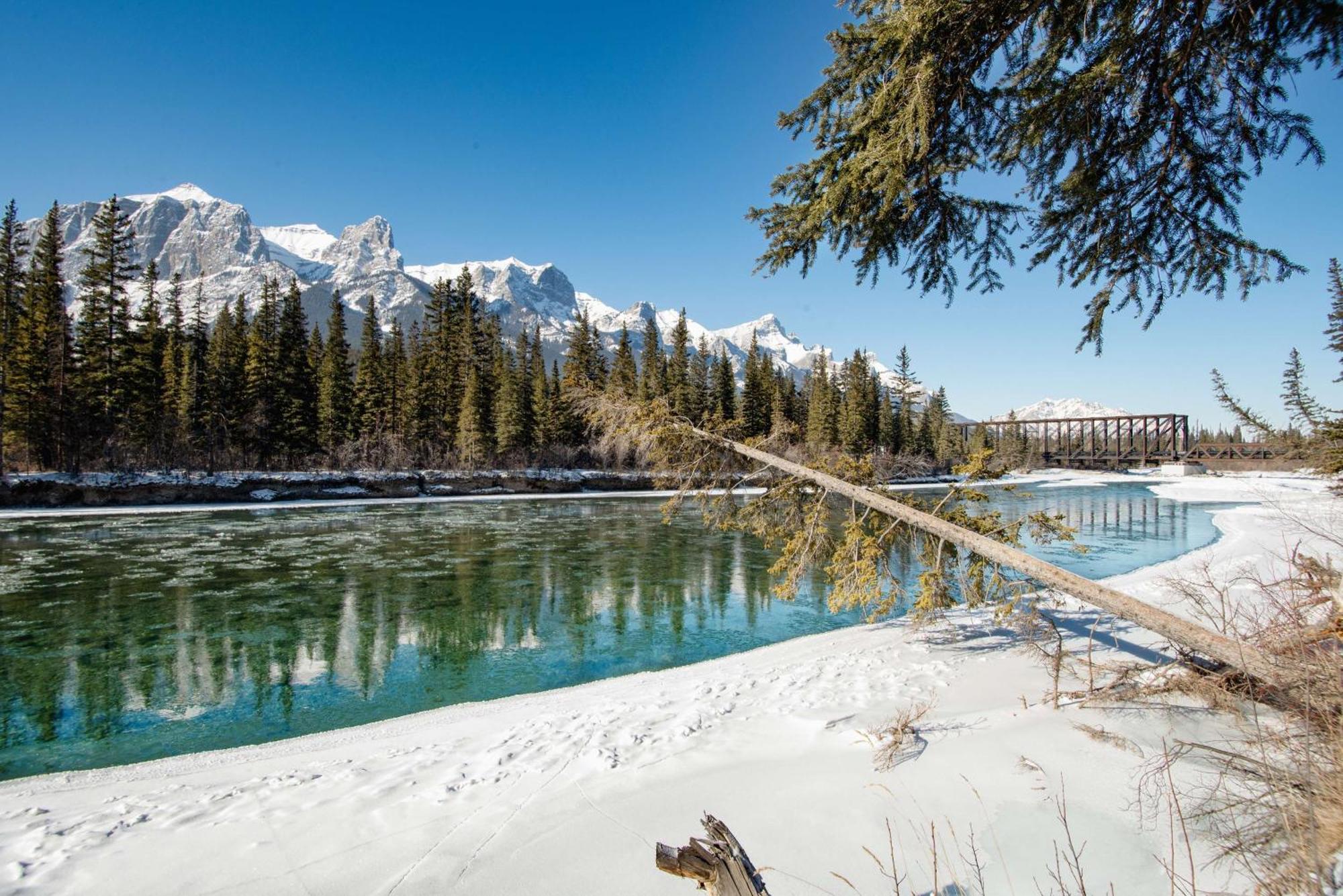 Coast Canmore Hotel & Conference Centre Esterno foto