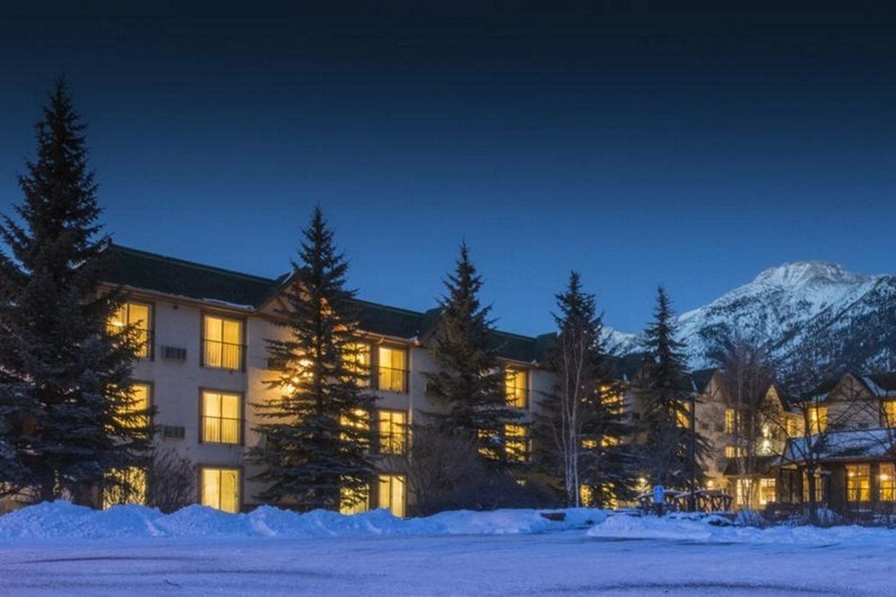 Coast Canmore Hotel & Conference Centre Esterno foto